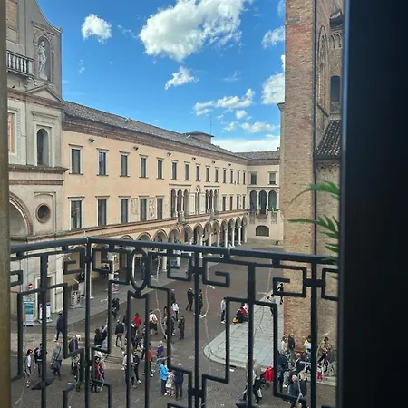 Piazza Duomo 3*